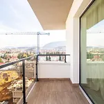 Mohost View - Mountain Escape In Apartament *