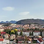 Mohost View - Mountain Escape In Apartament *